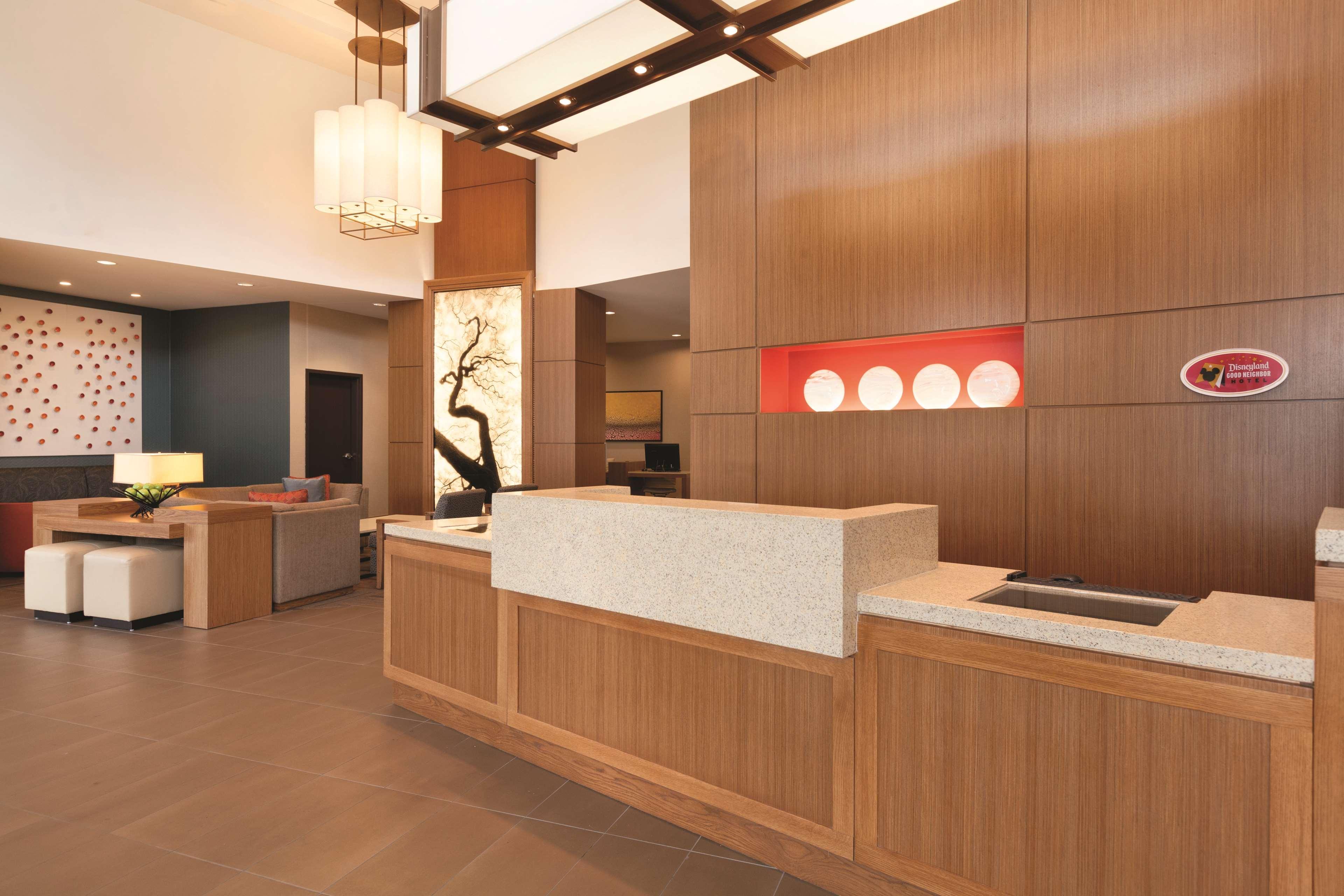 Hyatt Place At Anaheim Resort / Convention Center Exterior photo