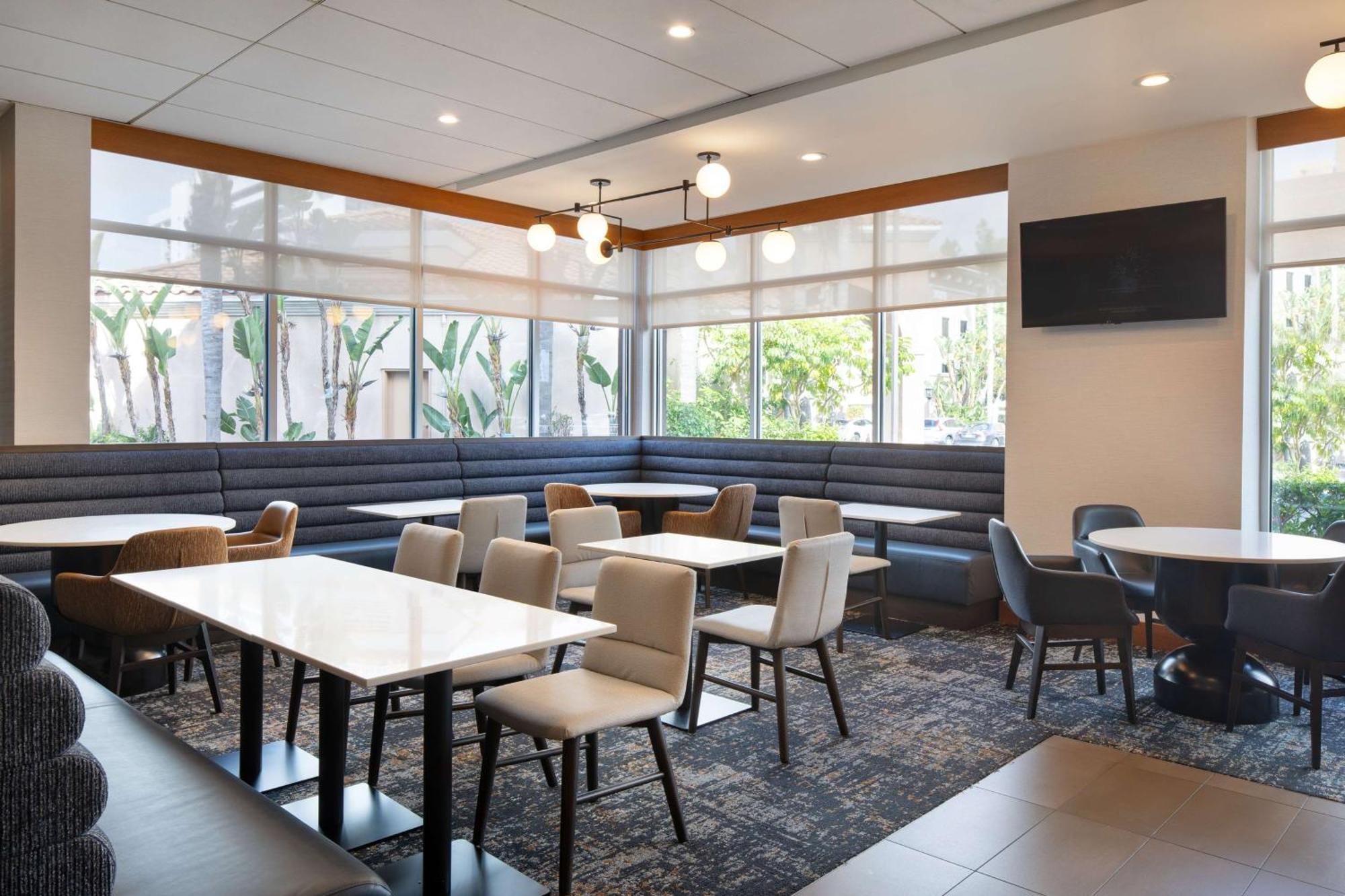 Hyatt Place At Anaheim Resort / Convention Center Exterior photo