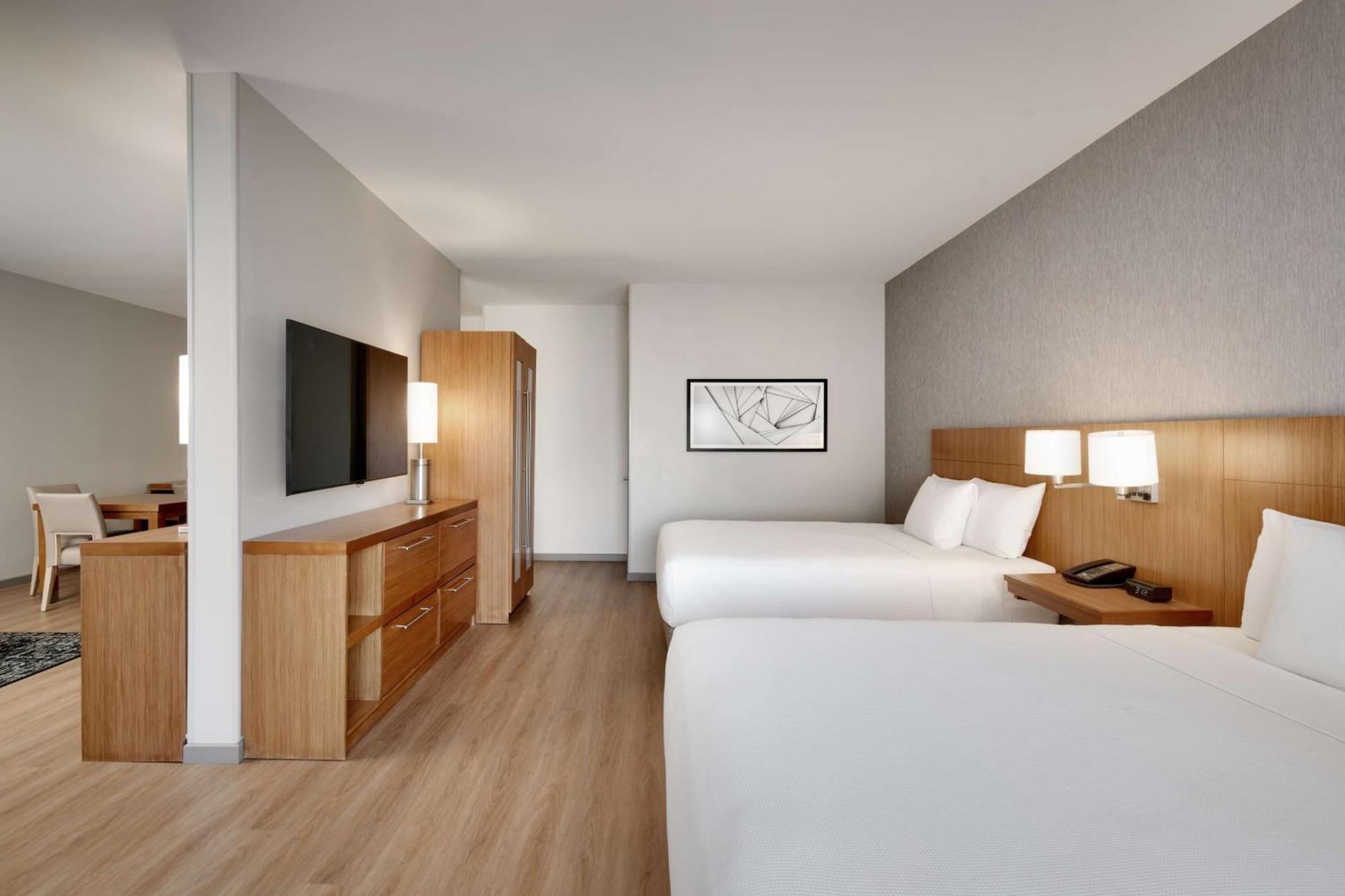Hyatt Place At Anaheim Resort / Convention Center Exterior photo